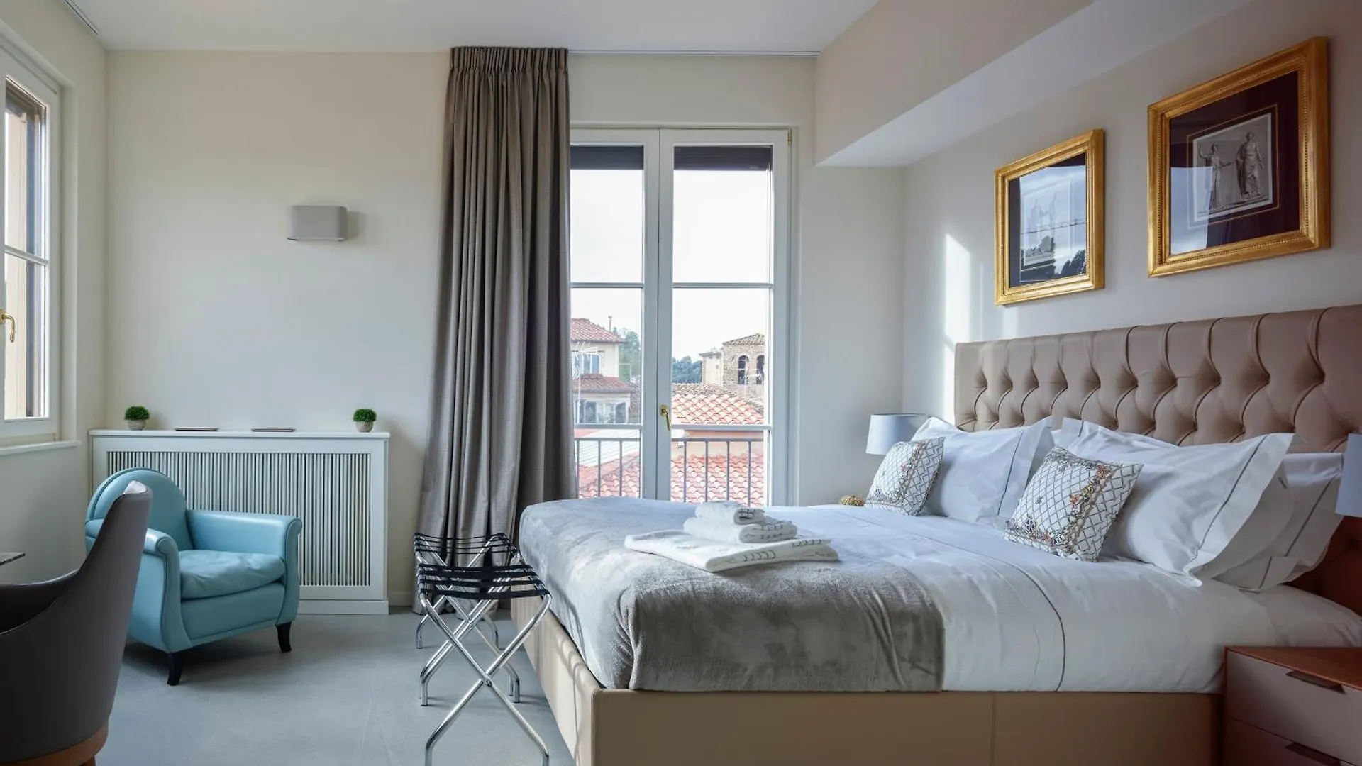 Premiere Apartments Ponte Vecchio 7 Floor Florence Italy